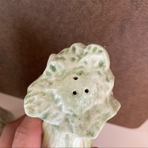 Vintage Celery Salt & Pepper Shakers - Picture 6 of 10